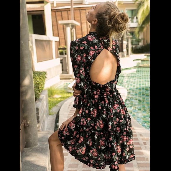 Shein// beautiful open back dress size small - Picture 5 of 11